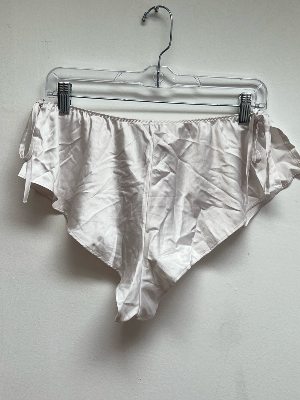 Victoria’s Secret Women’s Ivory Satin Side Tie Ruffle Sleep Shorts 415421 S